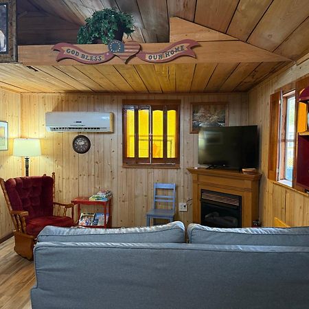 Cozy Cabin Walking Distance To Parkway! Pigeon Forge Exteriér fotografie