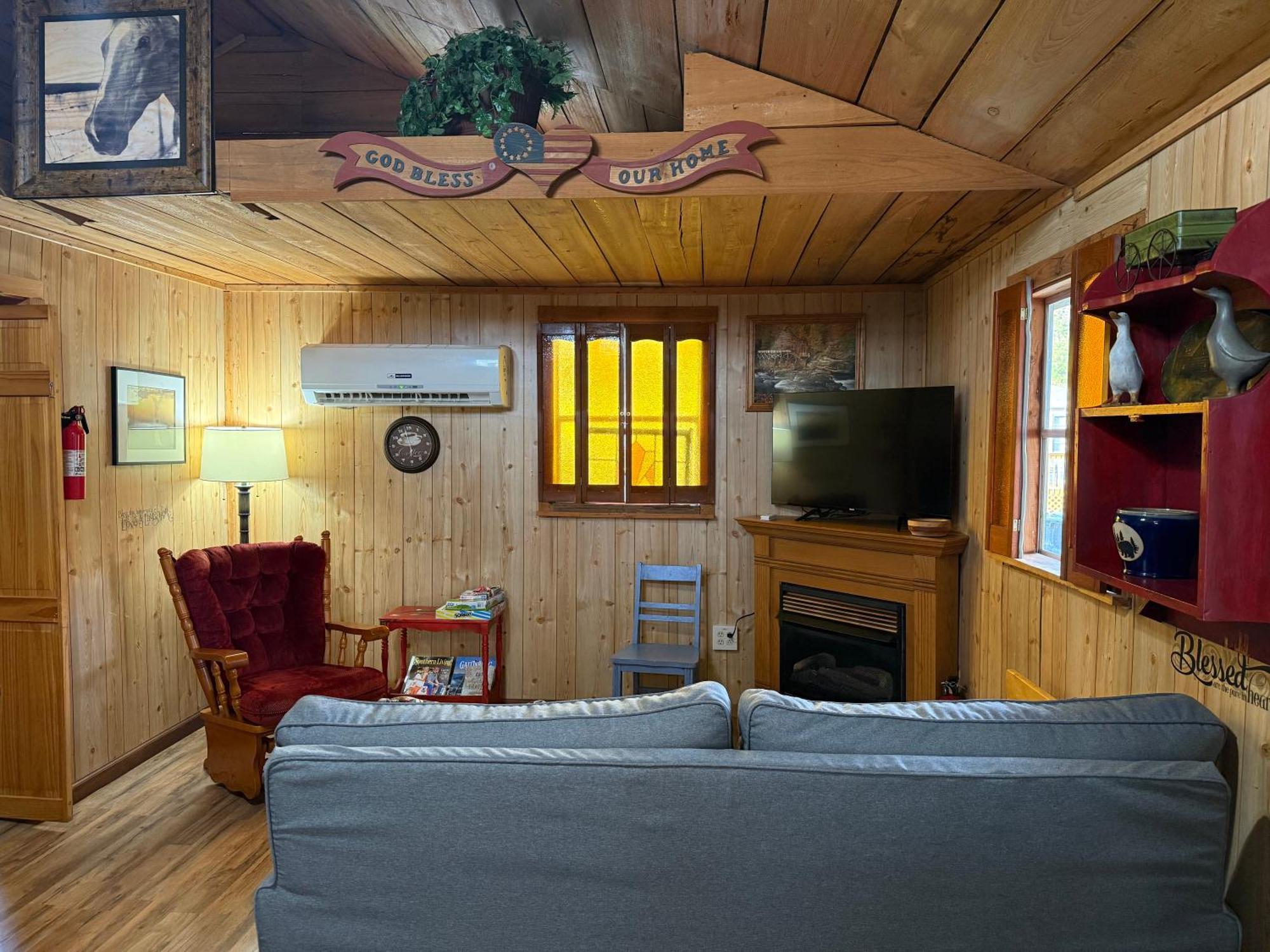 Cozy Cabin Walking Distance To Parkway! Pigeon Forge Exteriér fotografie